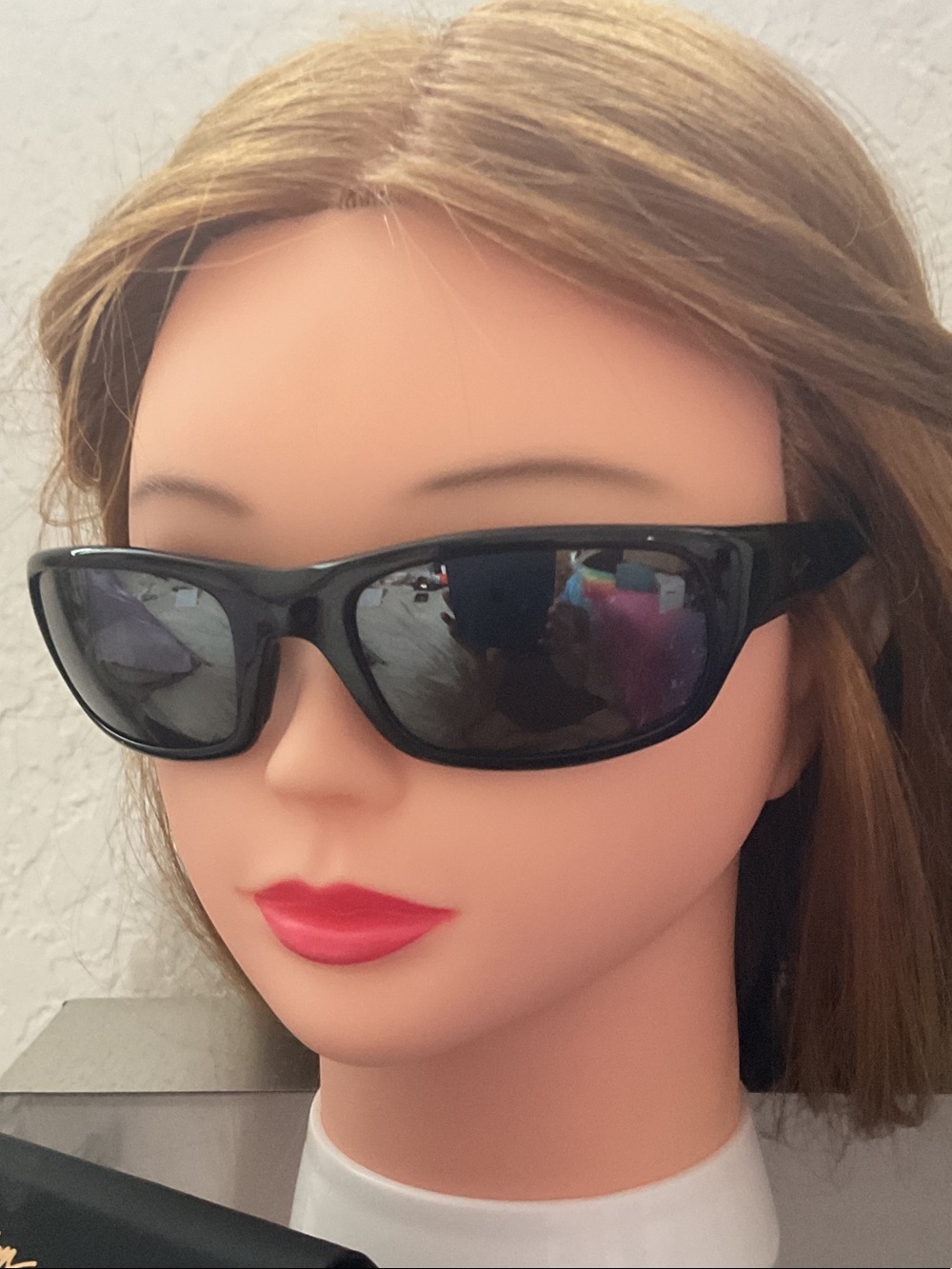 Classic Black Women's Sunglasses — Stylish Polarized Look
